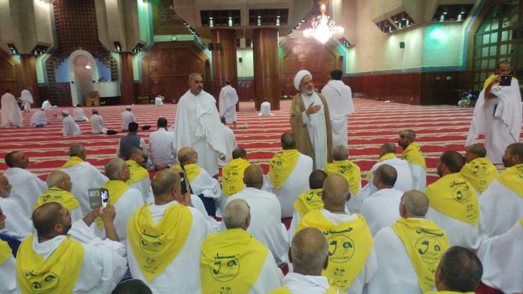 انجام عمره مفرده به نیابت ازشهدا توسط حجاج